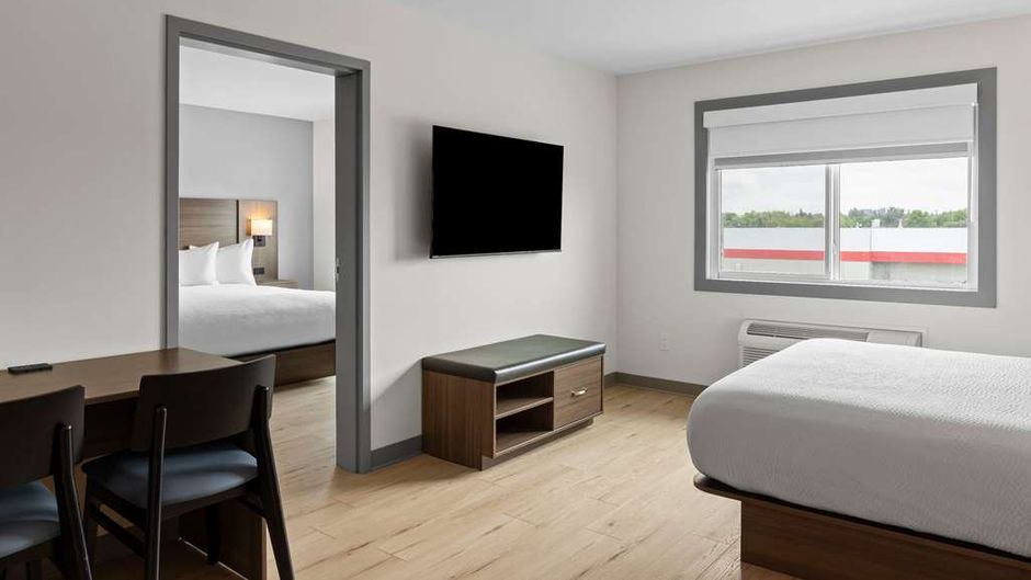 Days Inn Steinbach Suite