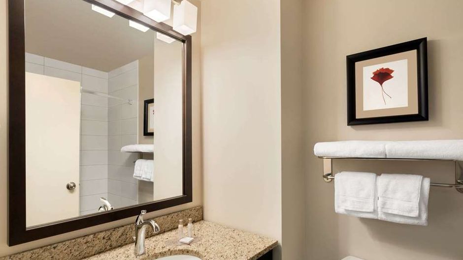 Travelodge Weyburn Room