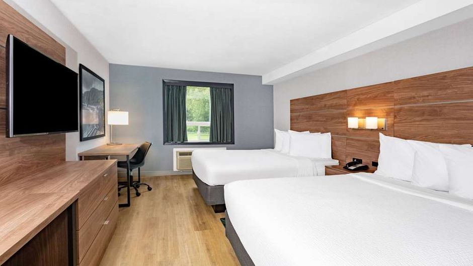 Super 8 Cornwall ON Room