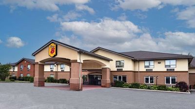 Super 8 Cornwall ON