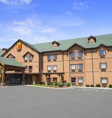 Super 8 Troy