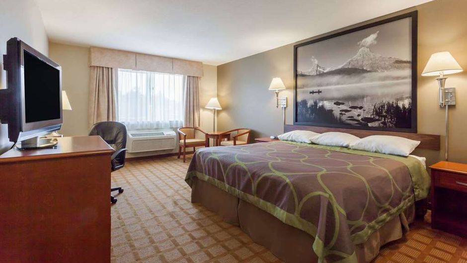 Super 8 Abbotsford Room