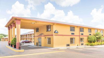 Days Inn & Suites Marshall
