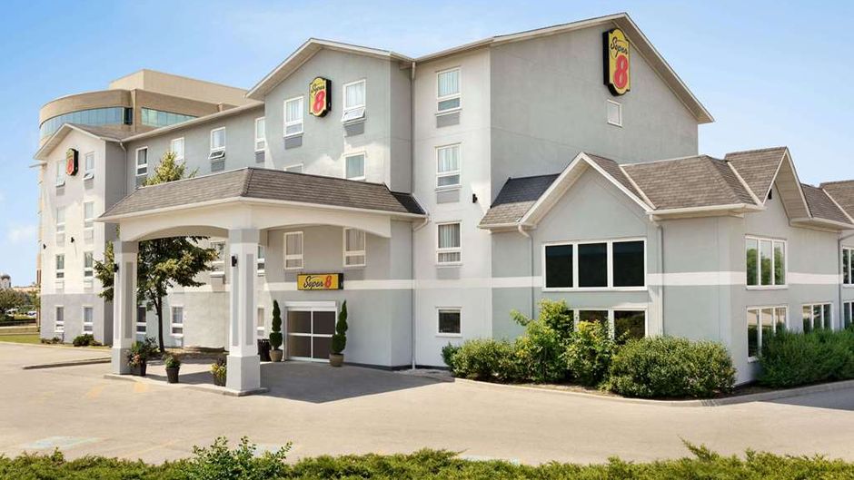 Super 8 Ajax/Toronto Exterior