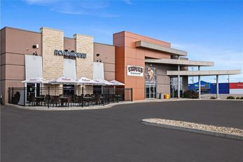 Days Inn & Suites Winkler