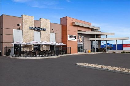 Days Inn & Suites Winkler