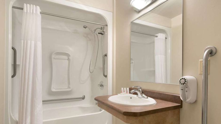 Days Inn & Suites Thunder Bay Room
