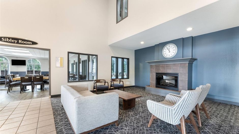 Days Inn & Suites Thunder Bay Lobby