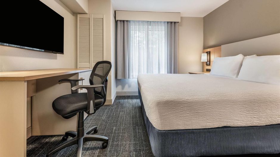 Days Inn & Suites Thunder Bay Suite