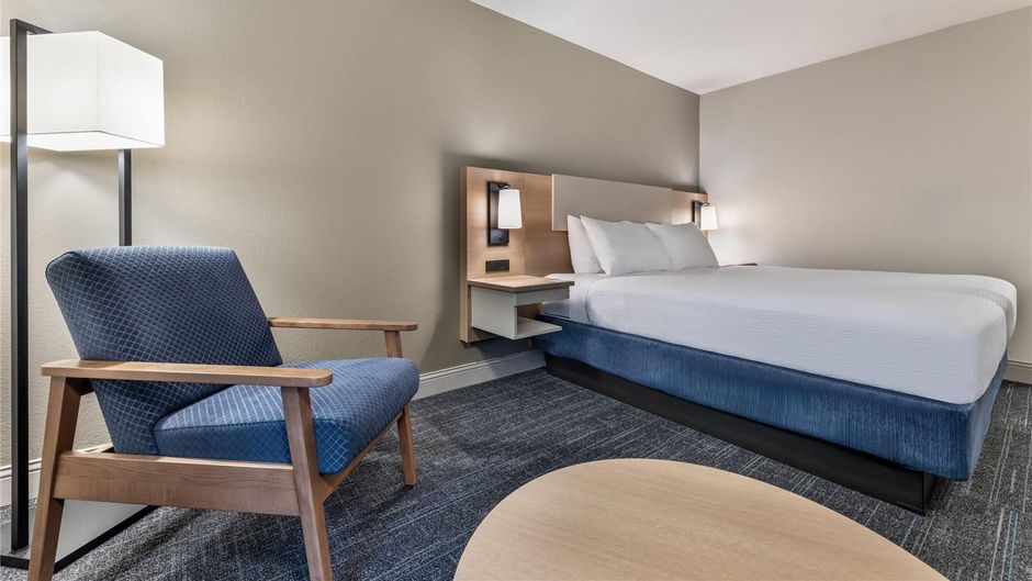 Days Inn & Suites Thunder Bay Room