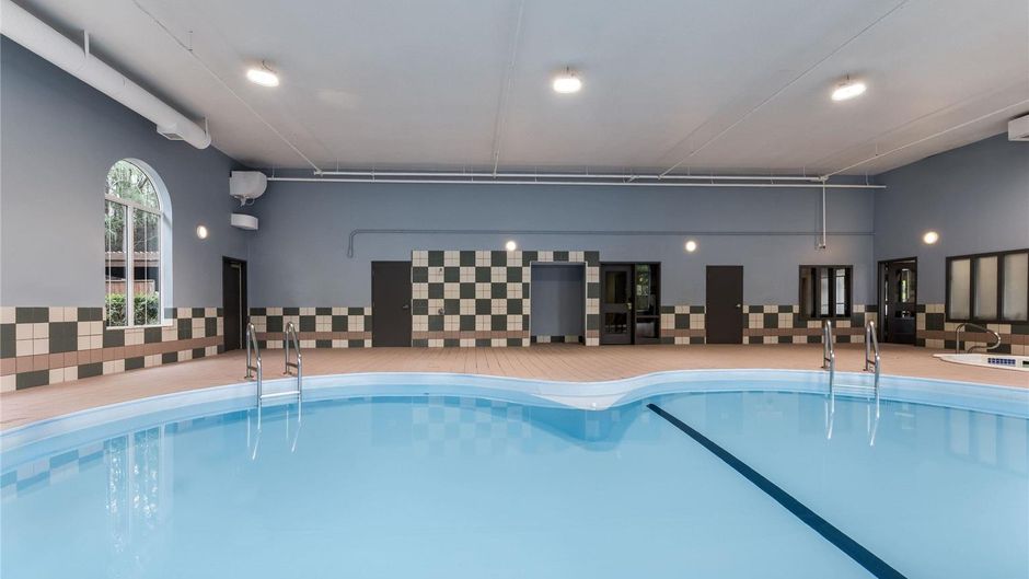Days Inn & Suites Thunder Bay Pool