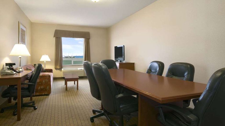 Days Inn Moose Jaw Room