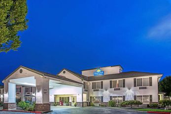 Days Inn & Suites Gresham