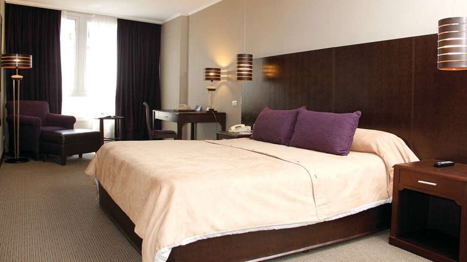 Howard Johnson Plaza Florida Street Room