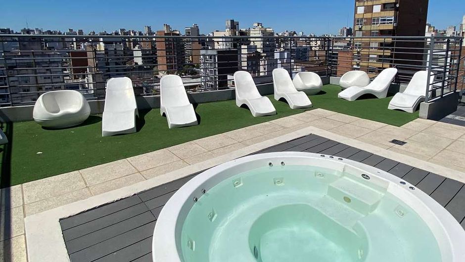 Howard Johnson Hotel Rosario Pool
