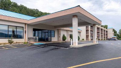 Howard Johnson Inn & Conference Center