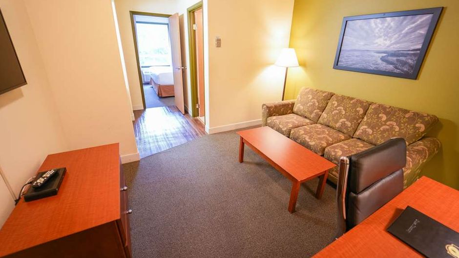 Super 8 Amherst Suite