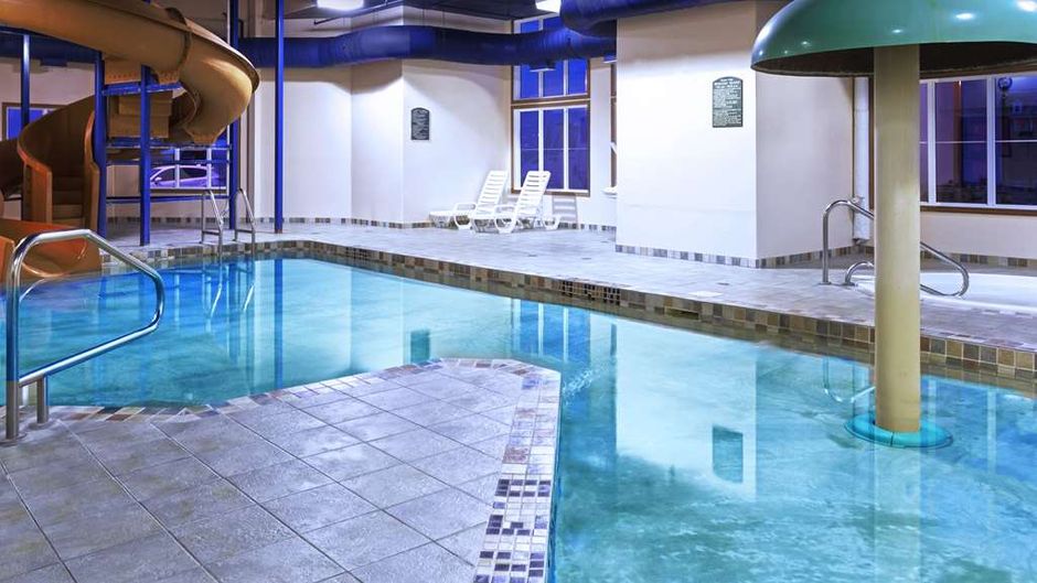 Super 8 Caraquet Pool