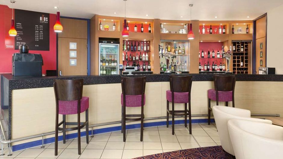 Ramada London North M1 Restaurant