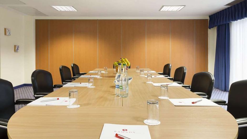 Ramada London North M1 Meeting