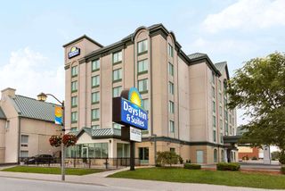 Days Inn & Suites Niagara Falls Centre