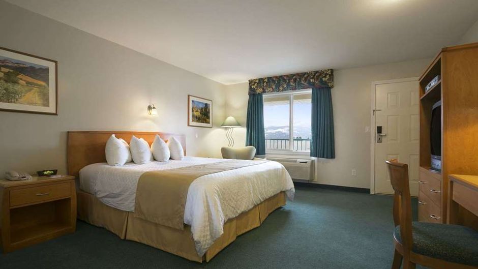 Ramada Limited Merritt Room