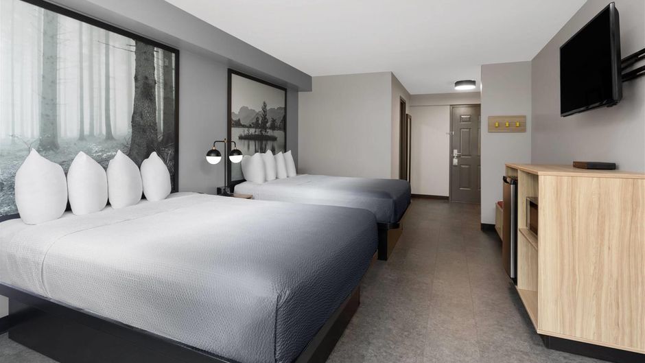 Super 8 Sault Ste Marie Room