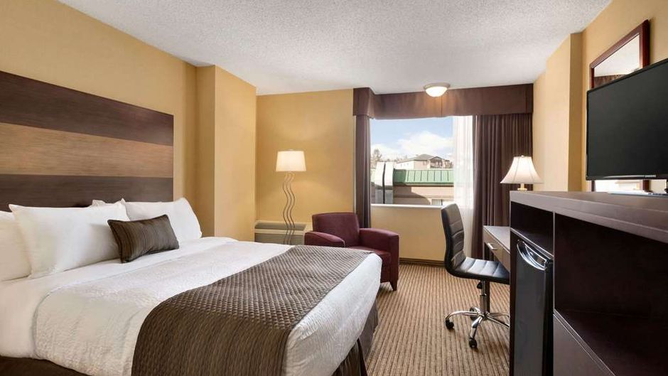 Days Inn  Calgary South Room