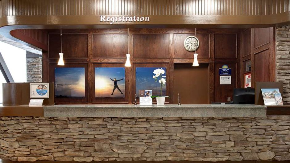 Days Inn  Calgary South Lobby