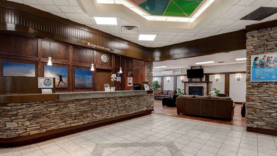 Days Inn  Calgary South Lobby