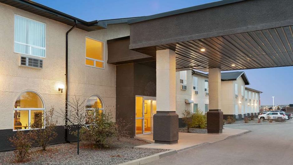 Days Inn and Suites Thompson Exterior