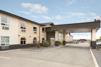 Days Inn and Suites Thompson