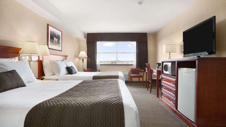 Days Inn & Suites Langley Room
