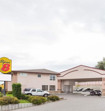 Super 8 Lake Country/Winfield Area