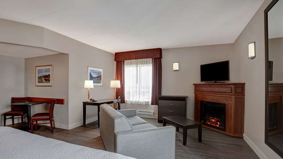Days Inn & Suites Collingwood Suite