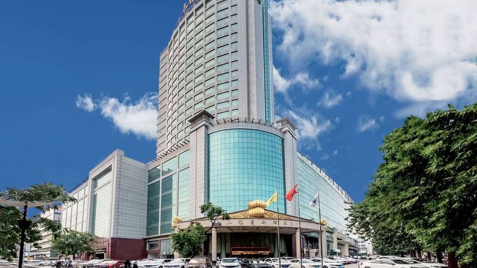 Days Hotel and Suites Jiaozuo Exterior