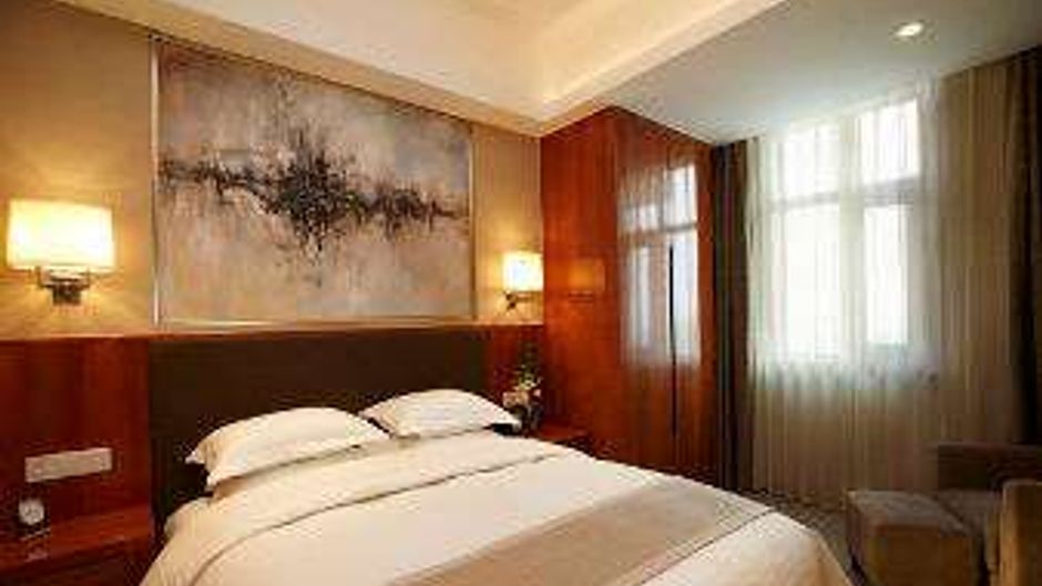Ramada Pudong Airport Room