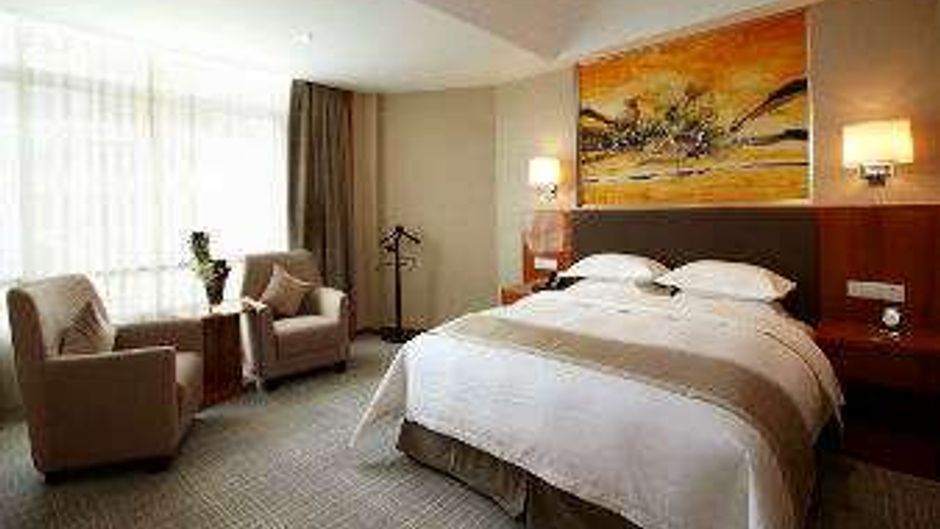 Ramada Pudong Airport Suite