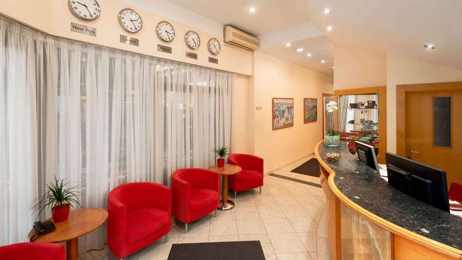 Ramada Prague City Centre Lobby