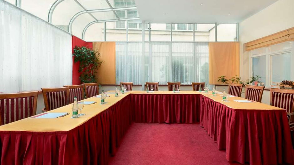 Ramada Prague City Centre Meeting