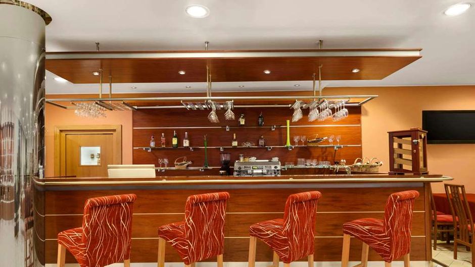 Ramada Airport Hotel Prague Restaurant