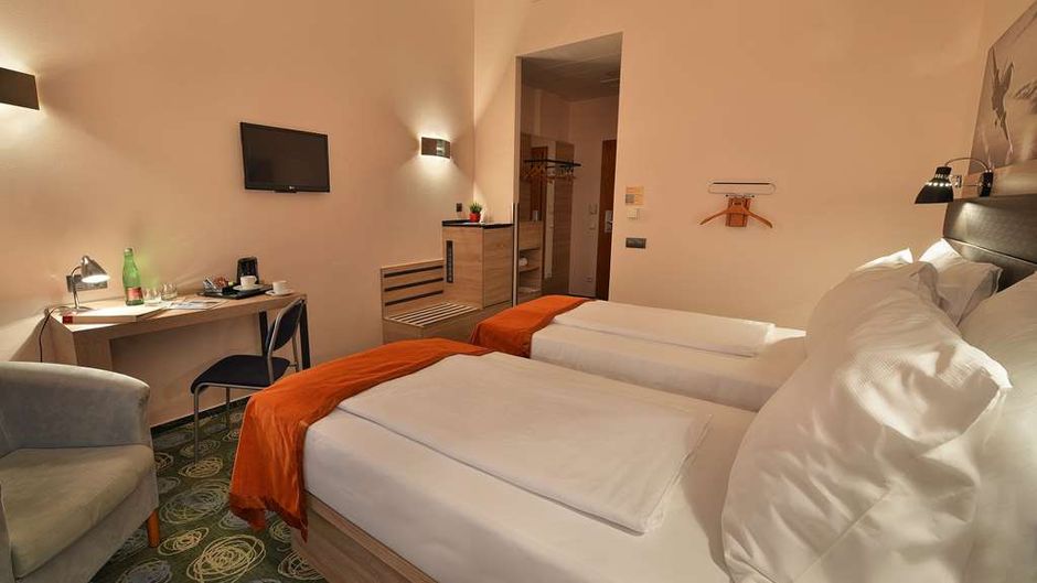 Ramada Airport Hotel Prague Room