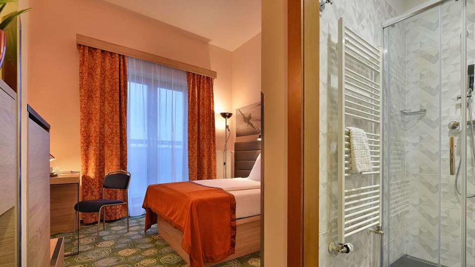 Ramada Airport Hotel Prague Room