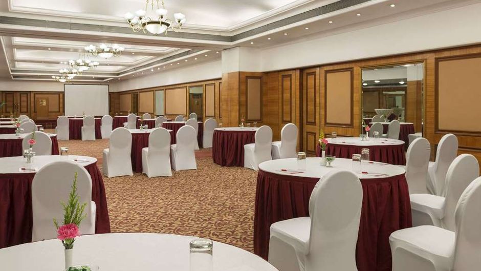 Ramada Plaza Palm Grove Meeting