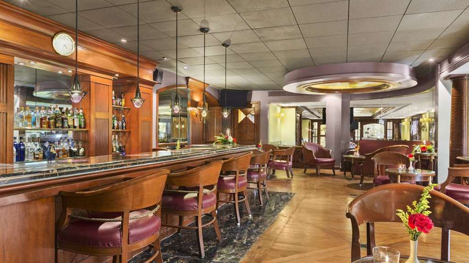 Ramada Plaza Palm Grove Restaurant