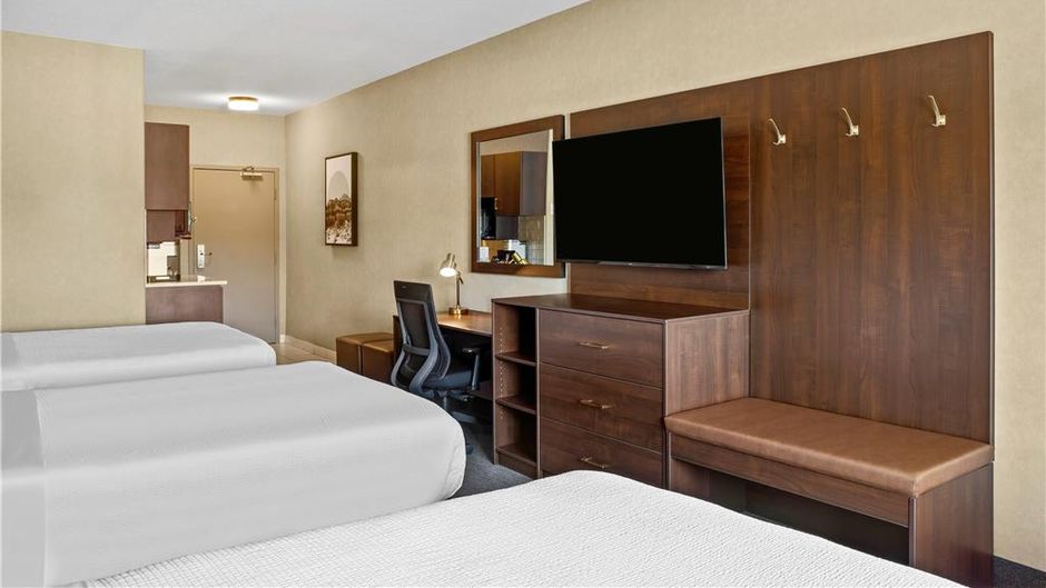 Ramada Drumheller Hotels & Suites Room