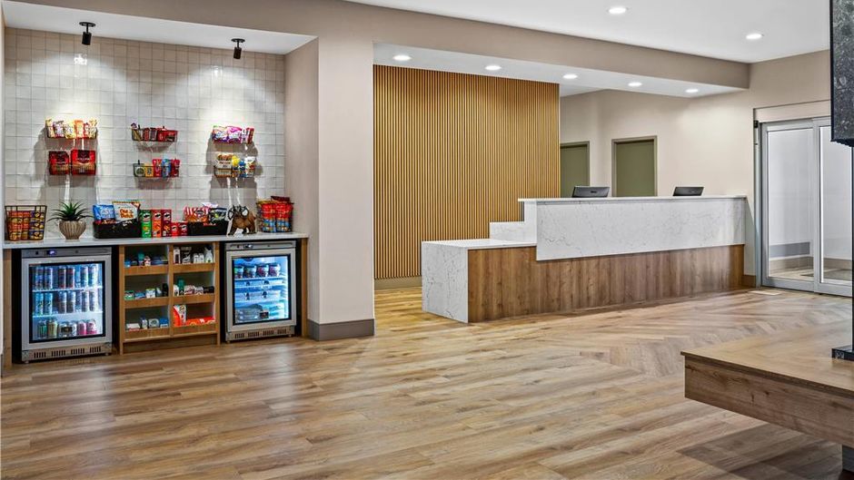 Ramada Drumheller Hotels & Suites Lobby
