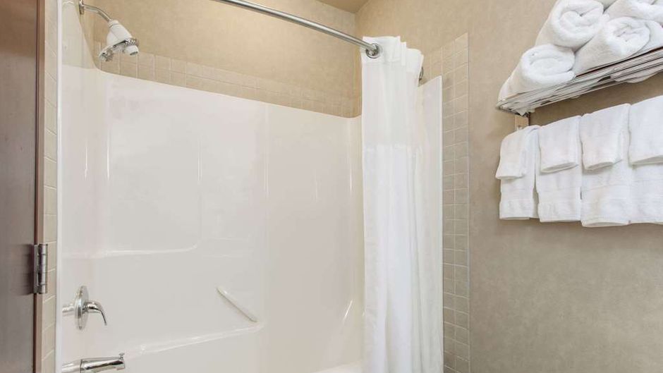 Ramada Camrose Room