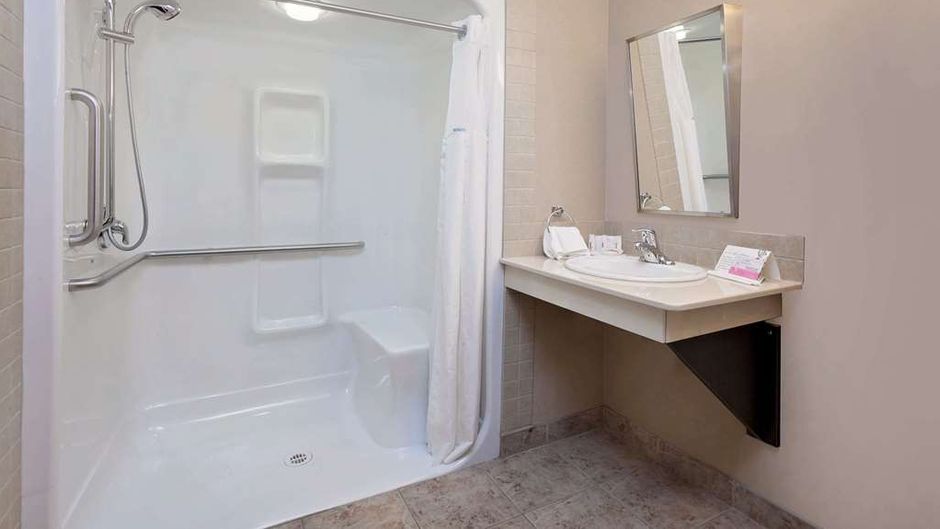 Ramada Stettler Room