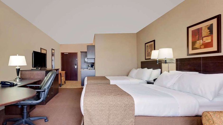 Ramada Stettler Room